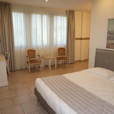 Ξενοδοχείο Ristorante Continental 4*
