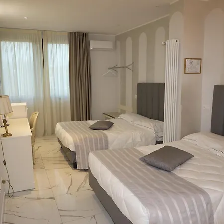 Ristorante Continental Ξενοδοχείο 4*